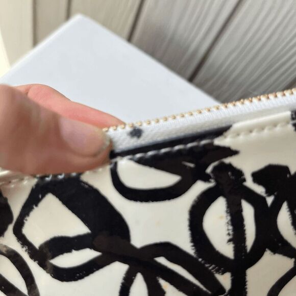 Kate Spade Eyeglass Print Zip Pouch Clutch Patent Leather Look 8.5"x5.25" - Picture 7 of 11